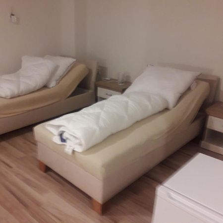 Turisticka Ubytovna Hotel Divin Экстерьер фото